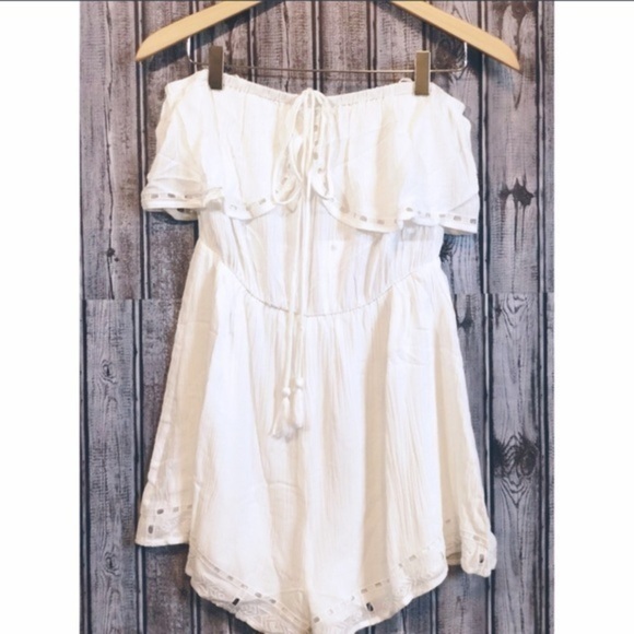 Lush Halter Popover Eyelet Romper | Ivory - Picture 2 of 6